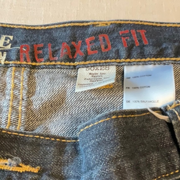 Relaxed Blue Jeans with Contrast Stitching - Picture 4 of 7